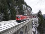 Am 20.12.2008 �berquert 1116 279 mit zwei kalten 4010er Garnituren ...