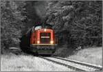 Diesellok 2048 018 f�hrt mit einem G�terzug von Timelkam nach ...
