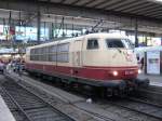 Die BR 103 245-7 nach ihrer Ankunft mit dem IC ...