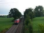 218 830 und eine weitere 218 mit einem umgeleiteten Nachtzug ...