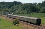 Das Wagenmaterial des K�nig-Ludwig-Zuges bestand am 11.07.2008 aus historischen Reisezugwagen. ...