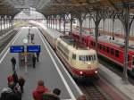 103 184-8 schiebt am 20.12.08 den Leerzug des TEE 91304 ...