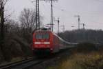 BR 101 mit Zugen 101 050-3 mit dem EC 101 und Lichtgru� am 22.12.2008 in K�ln West.Gru� an den Tf !