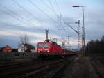 BR 143 mit Zugen 143 007 mit dem RE nach Hannover in Lehrte