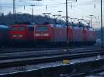 Aufgeb�gelte Loks am Westbahnhof Aachen. Die Stromabnehmer stehen alle oben ...