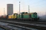 Die beiden LOTOS SM42-2190 und 2223(gelb) warten in Guben bei ...