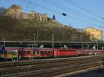 110 437-1 steht mit dem RE15423 nach Frankfurt vor der ...