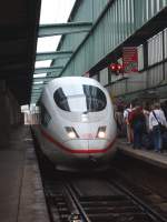 ICE3 bei der Ankunft in Stuttgart Hbf. September 2008  ...