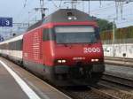 SBB - 460 018-5 mit Schnellzug bei der Durchfahrt im ...