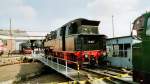 95 027 auf der Drehscheibe in Arnstadt, 2003  ...