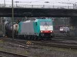 Cobra-Lok 2817 f�hrt mit einem gemischten G�terzug von Belgien kommend ...