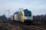 ES 64 U2-071 (BoxXpress.de) mit Containerzug am 17.01.2009 durch Ahlten ...