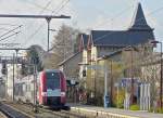 Der Triebzug 2211 fotografiert am 19.12.08 bei der Ausfahrt aus ...
