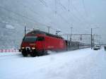 Re 460 (vermutlich 004) mit EC nach Milano am 10.12.2008 ...