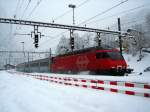 Eine Re 460 zieht den EC CIS nach Venezia durch ...