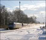 145 CL-009 bringt einen Kesselzug nach Duisburg. (05.01.2009)
  ...
