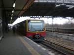 S-Bahn Berlin S-Bahnlinie 85 nach S-Bahnhof Waidmannslust im S-Bahnhof Bornholmer Stra�e.