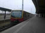 S-Bahn Berlin S-Bahnlinie 1 nach S-Bahnhof Wannsee im S-Bahnhof Oranienburg.