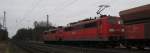 BR 151 Nachschuss auf den Leerpark des Erzbombers von Salzgitter-Beddingen nach Hamburg-Hansoport am 31.01.09 in Radbruch. 151 108-8 und 151 113-8 leisteten die n�tige Zugkraft.