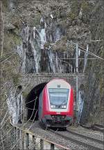 Steuerwagen Das Tunnelportal in Goebelsm�hle ist von Eiszapfen umrahmt, als am 01.02.09 der Steuerwagen 008 den Tunnel verl�sst. (Jeanny)