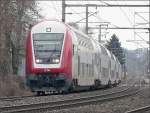 Der Wendezug mit Steuerwagen 014 voraus hat am 01.02.09 die ...