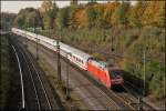 101 052 (9180 6 101 052-9 D-DB) schiebt den IC ...