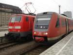 Regionalverkehr in Bayern: 111 003-0 neben 612 149-5 nach Lindau/Kempten/Oberstdorf ...