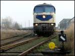 Ei.L.T. 232 037-2 wartet mit einem Leerzug am 01.12.2008 in ...