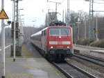 111 150-9 bei der Einfahrt in Unna am 12.2.2009  ...