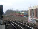 S-Bahnlinie 5 nach S+U Bahnhof Warschauer Stra�e nahe vom S+U ...