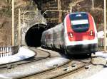 ICN als CIS nach Lugano oberhalb von Faido am 21.02.2009 ...