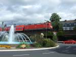 143 925 f�hrt mit RE durch Linz  ...