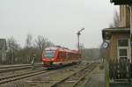 Ein LINT 41 passiert als RB nach Flensburg am 01.03.2009 ...