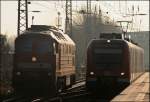 232 230 trifft auf den 422 538/038 in Recklinghausen-S�d. (30.12.2008) ...