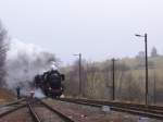 52 8154-8 durchf�hrt am 23.12.06 den Bahnhof Sch�nfeld-Wiesa.  ...