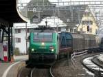 SNCF - Lok 437046 mit G�terzug bei der durchfahrt im ...