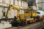 CFL Bautraktor 1051 in der ewigen Baustelle des Bahnhof Luxemburg  ...