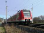 Ein ET 423 der M�nchener S-Bahn wird �ber die Saalbahn ...