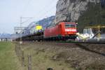 185 134-4 n�hert sich am 14.3.09 mit einem G�terzug Erstfeld. ...
