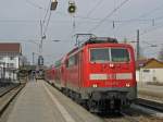 Lok 111 035 verl��t am 14. M�rz 2009 den Bahnhof ...