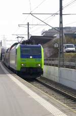 BLS 485 als zugs Lok Der Doppelstockwagen bei der durchfahrt ... BLS 485 als zugs Lok Der Doppelstockwagen bei der durchfahrt ...