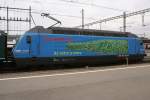 Re 460 071-4 steht am 28.3.09 abfahrtsbereit in Z�rich.  ...