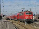 Lok 111 044 wartet ...  Gerold H�rnig 29.03.2009