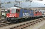 Re 10/10 mit Re 620055-4 und Re4/4 11318 bei der ...