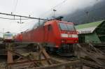 DB185120-3 wartet mit ihren Schwestern am 31.03.2009 in Erstfeld auf ... DB185120-3 wartet mit ihren Schwestern am 31.03.2009 in Erstfeld auf ...