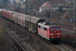BR 151 151 130-2 zieht einen Ganzzug aus Schiebewandwagen aus dem Bahnhof Regensburg Richtung M�nchen. (14.03.09).