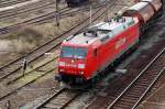 185 166 zieht am 21.03.09 einen G�terzug aus dem Rbf ...