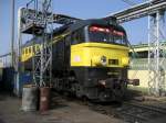 st44-m62 Nach der Reise  m�ssen wir noch 3900 Liter Dieselkraftstoff tanken und 70 Liter �l im Motor erg�nzen.
