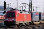 182 005 am 21.03.09 mit einem KLV in M�nchen Ost ...