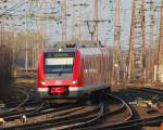 S-Bahn Rhein-Ruhr 422 543 bei der Einfahrt in Essen Hbf